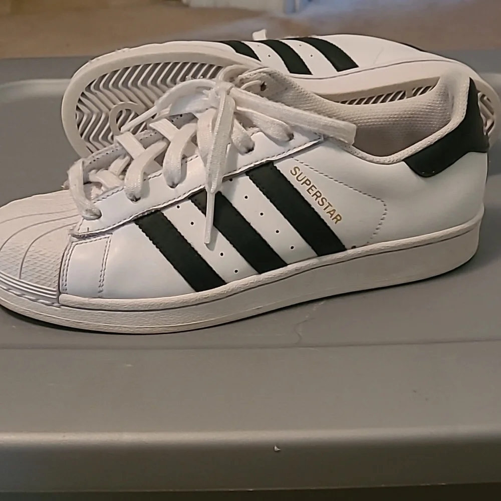 Addias - Picture 2 of 5